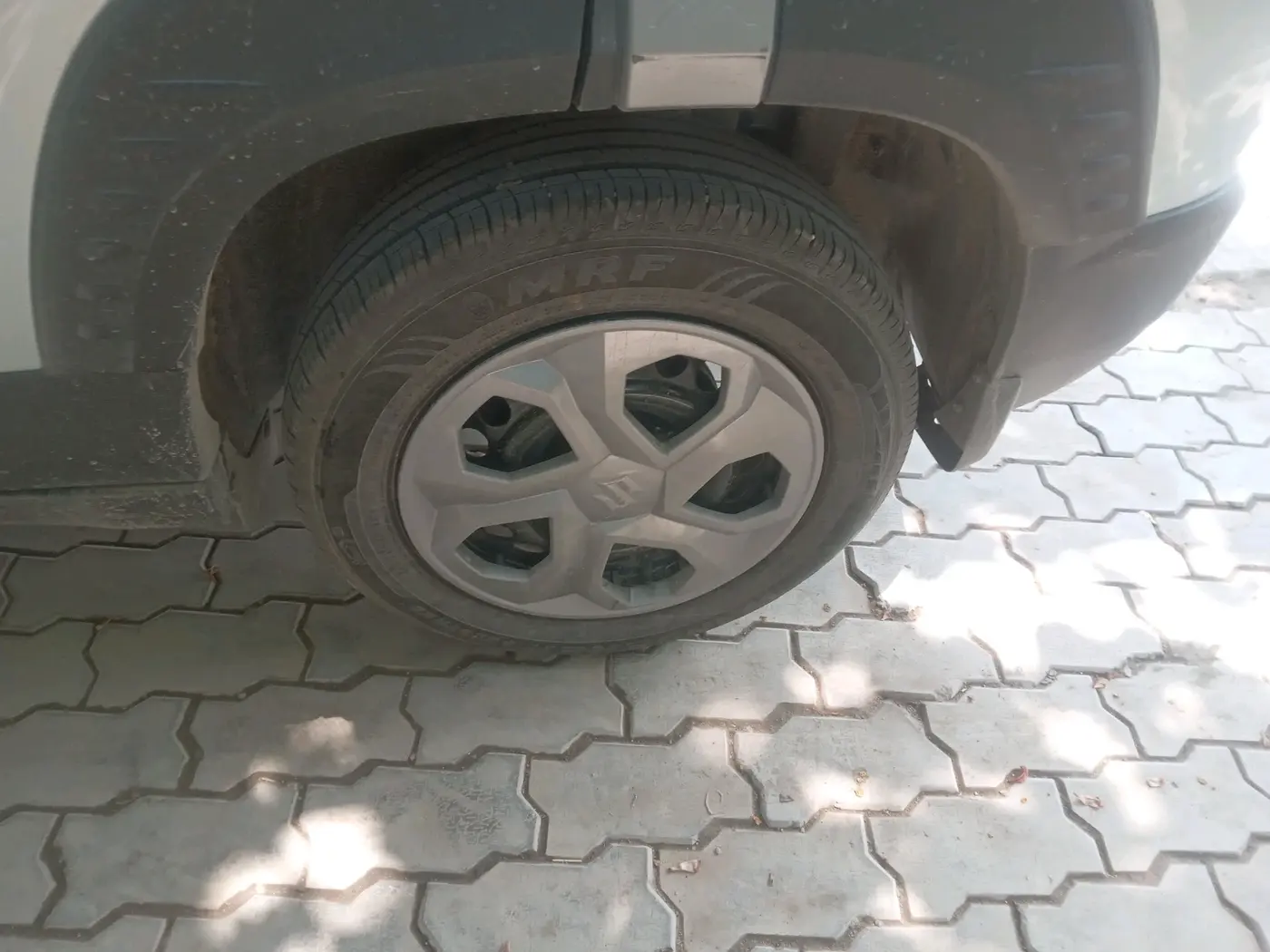 2025 Maruti BREZZA VXI, Petrol, Manual, 4,235 km, tyre