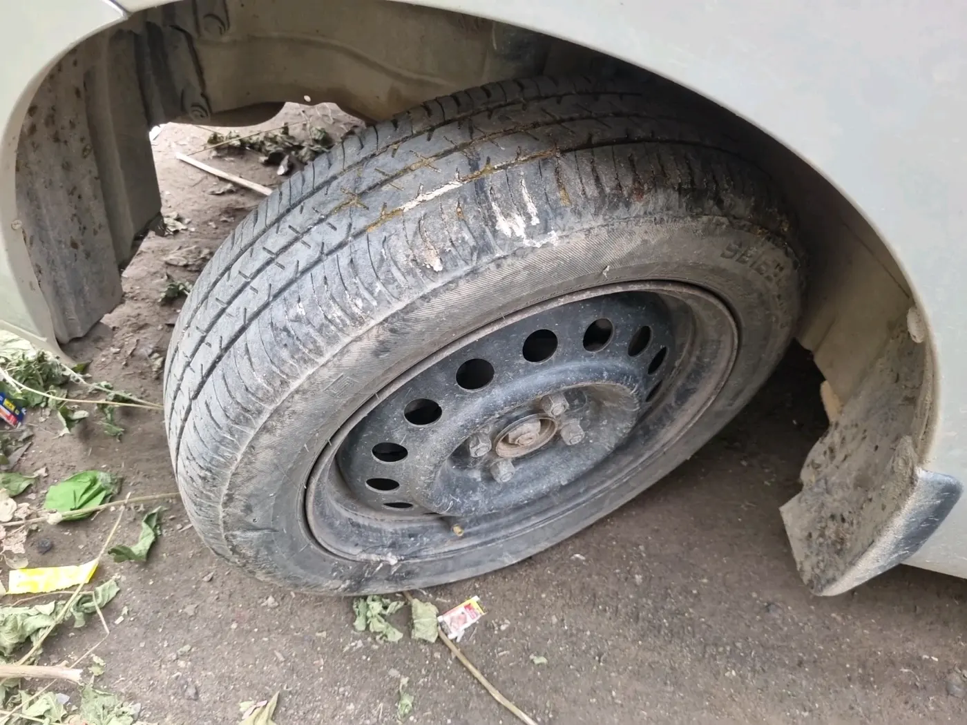 2012 Maruti Wagon R 1.0 VXI, Petrol, Manual, 43,001 km, tyre
