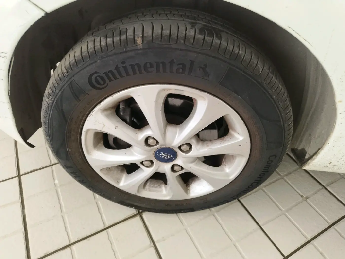 2011 Ford Figo TITANIUM 1.4 DIESEL, Diesel, Manual, 69,597 km, tyre