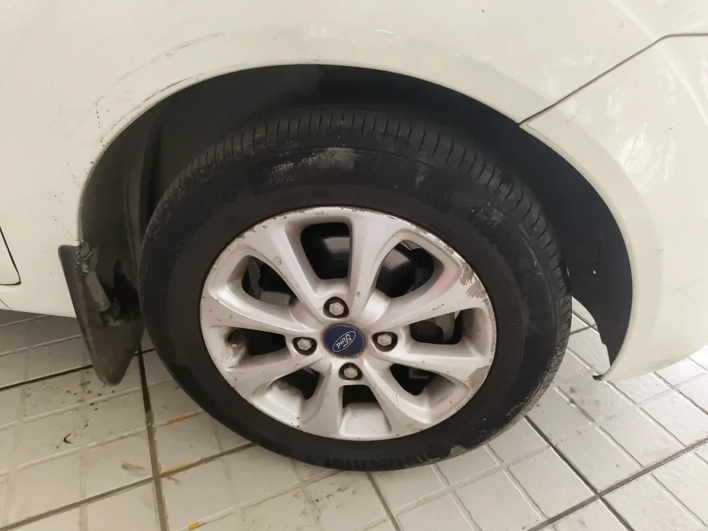 2011 Ford Figo TITANIUM 1.4 DIESEL, Diesel, Manual, 69,597 km, tyre