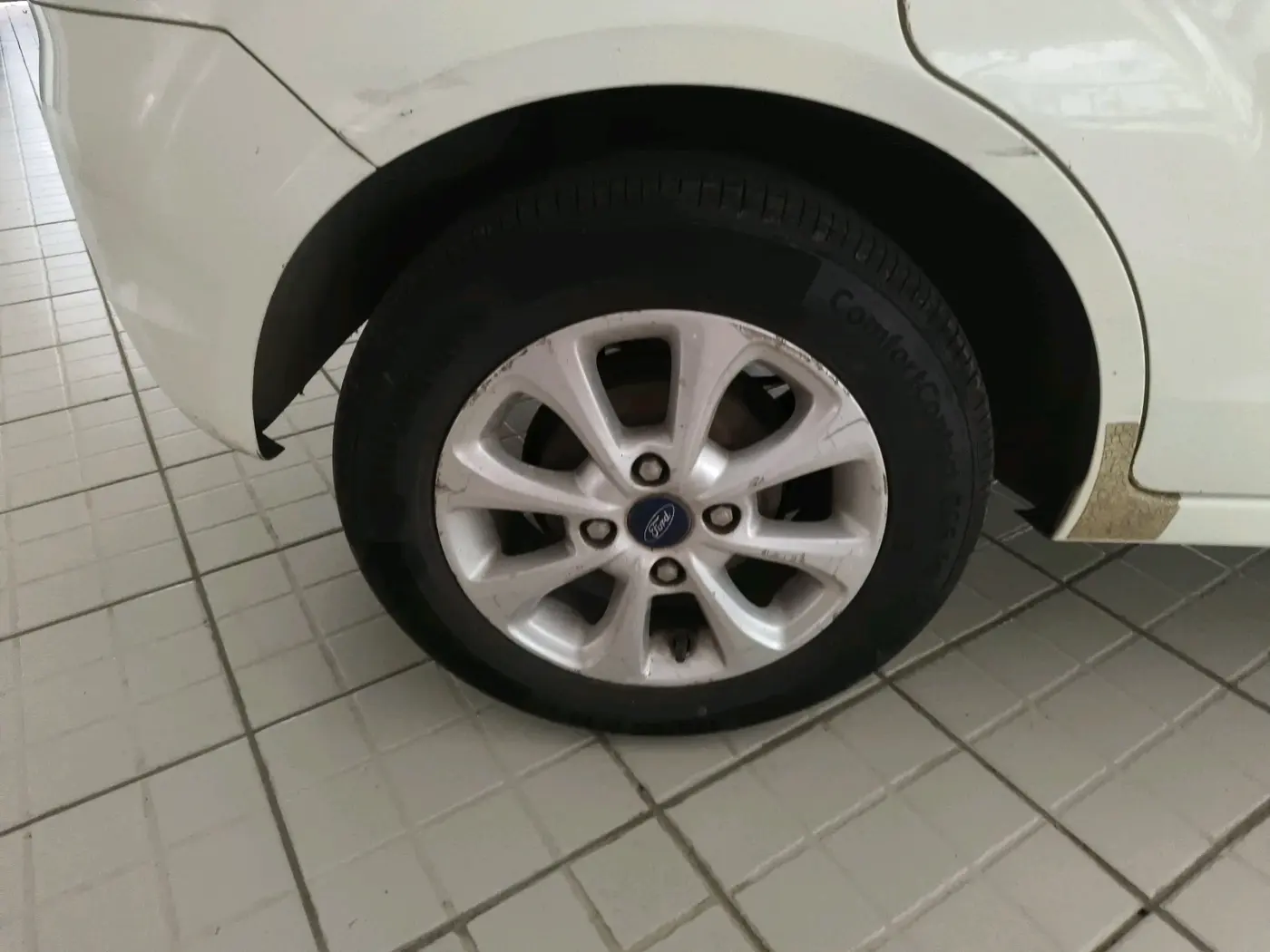 2011 Ford Figo TITANIUM 1.4 DIESEL, Diesel, Manual, 69,597 km, tyre