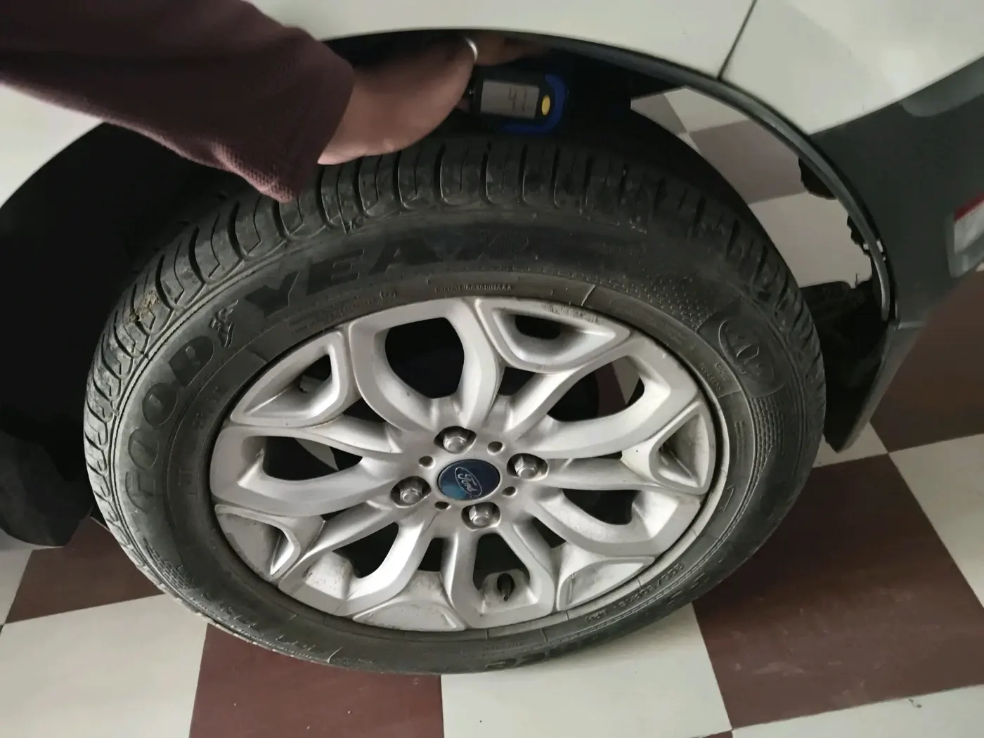 2013 Ford Ecosport TITANIUM 1.5L PETROL AT, Petrol, Automatic, 73,696 km, tyre