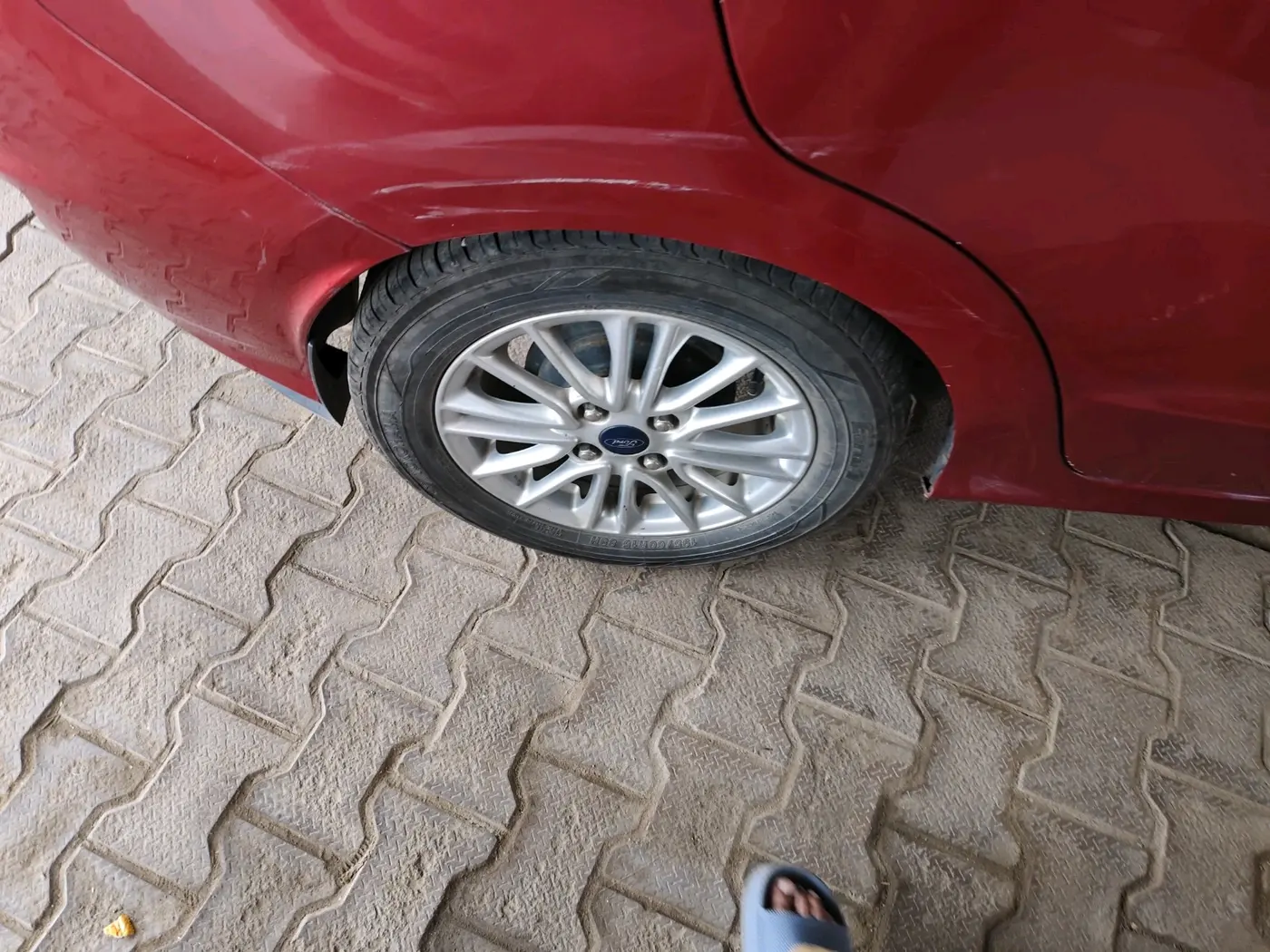 2019 Ford Figo Aspire TITANIUM 1.2 PETROL, CNG, Manual, 1,20,003 km, tyre