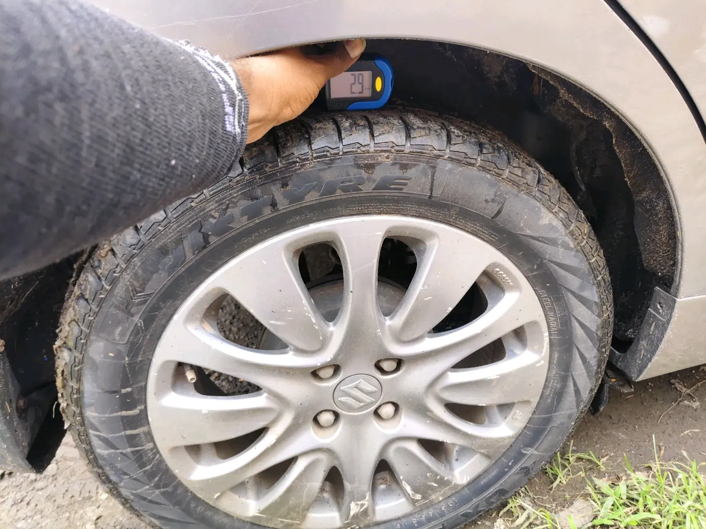 2017 Maruti Baleno ZETA PETROL 1.2, CNG, Manual, 1,15,969 km, tyre