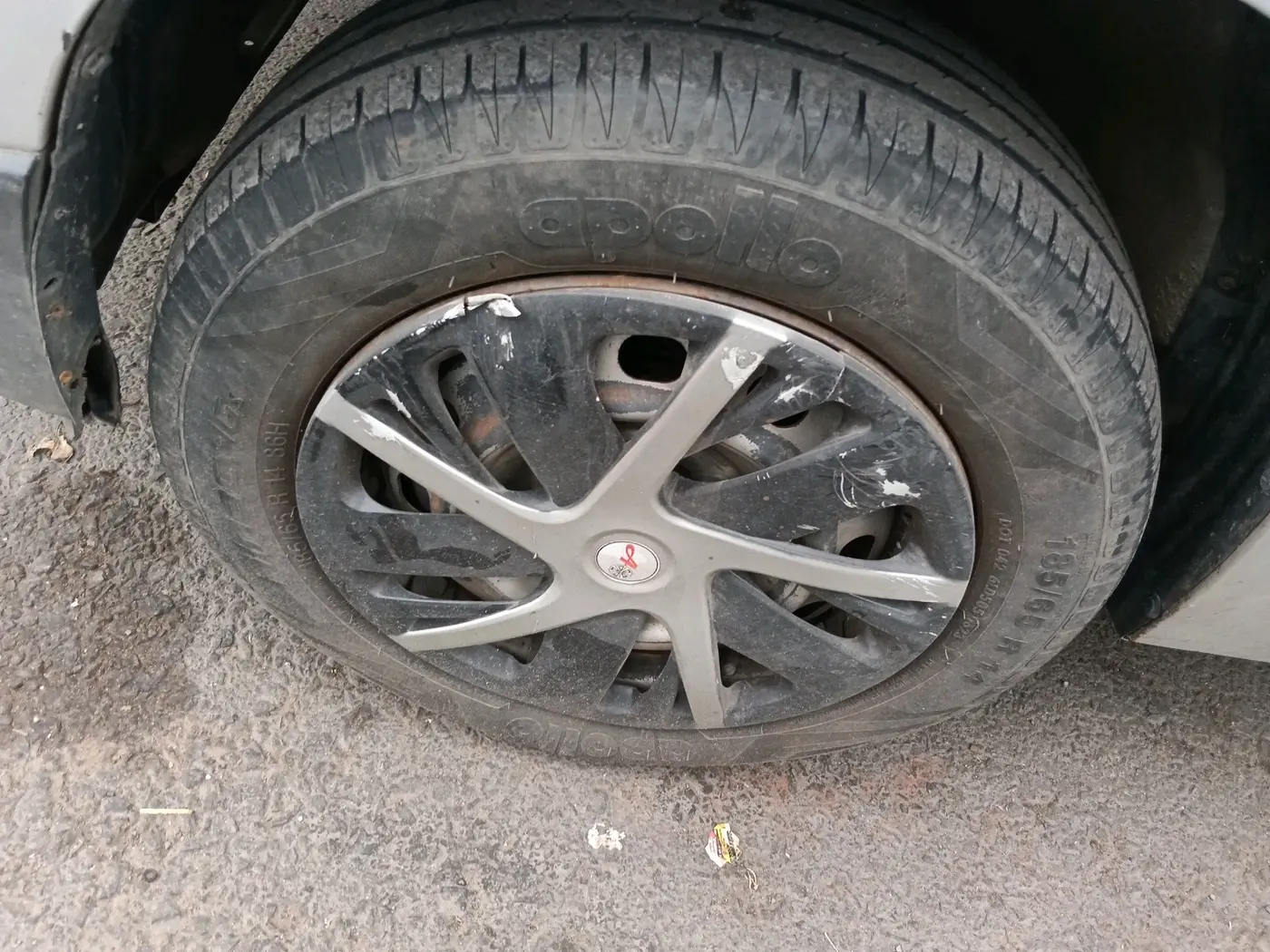 2016 Mahindra Kuv100 K2 D 6 STR, Diesel, Manual, 1,15,398 km, tyre