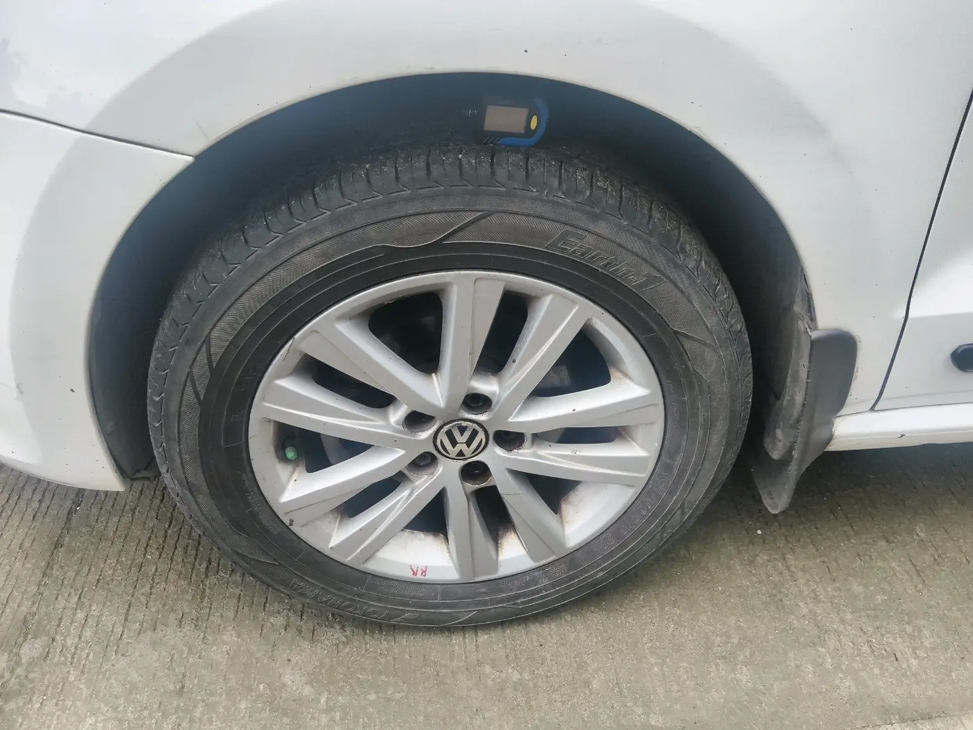 2014 Volkswagen Polo HIGHLINE1.2L, Petrol, Manual, 85,530 km, tyre