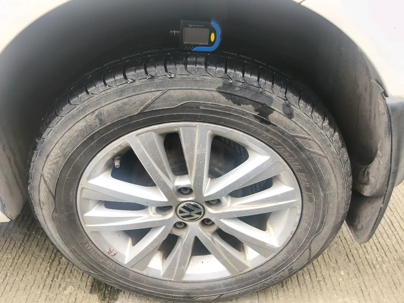 2014 Volkswagen Polo HIGHLINE1.2L, Petrol, Manual, 85,530 km, tyre