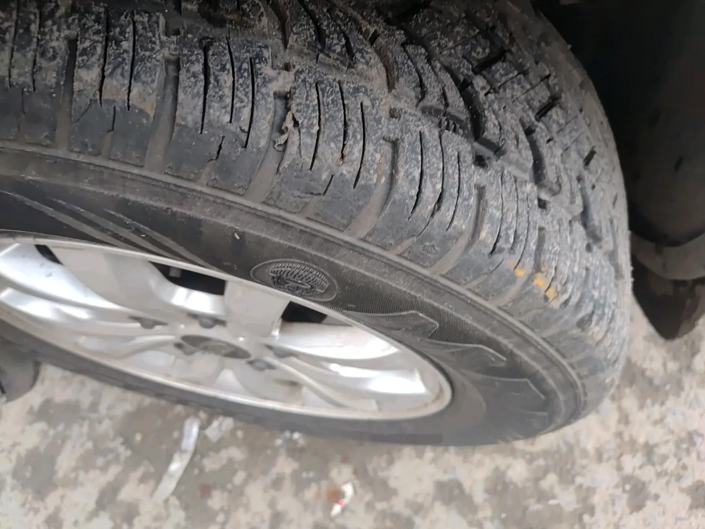 2016 Mahindra XUV500 W8, Diesel, Manual, 92,029 km, tyre
