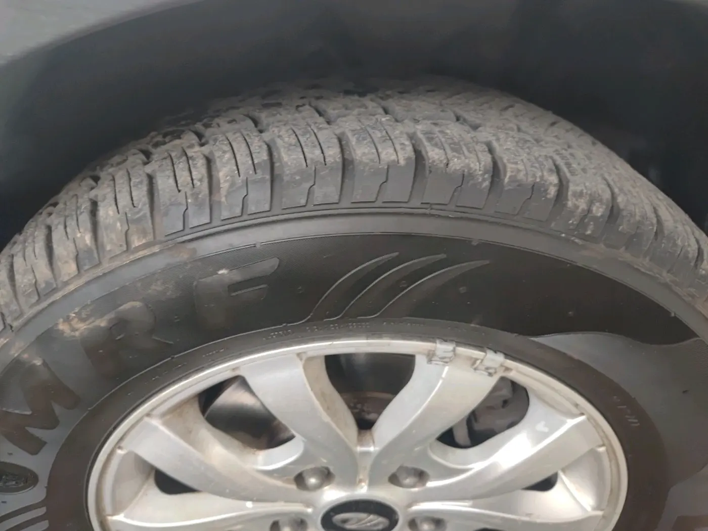 2016 Mahindra XUV500 W8, Diesel, Manual, 92,029 km, tyre