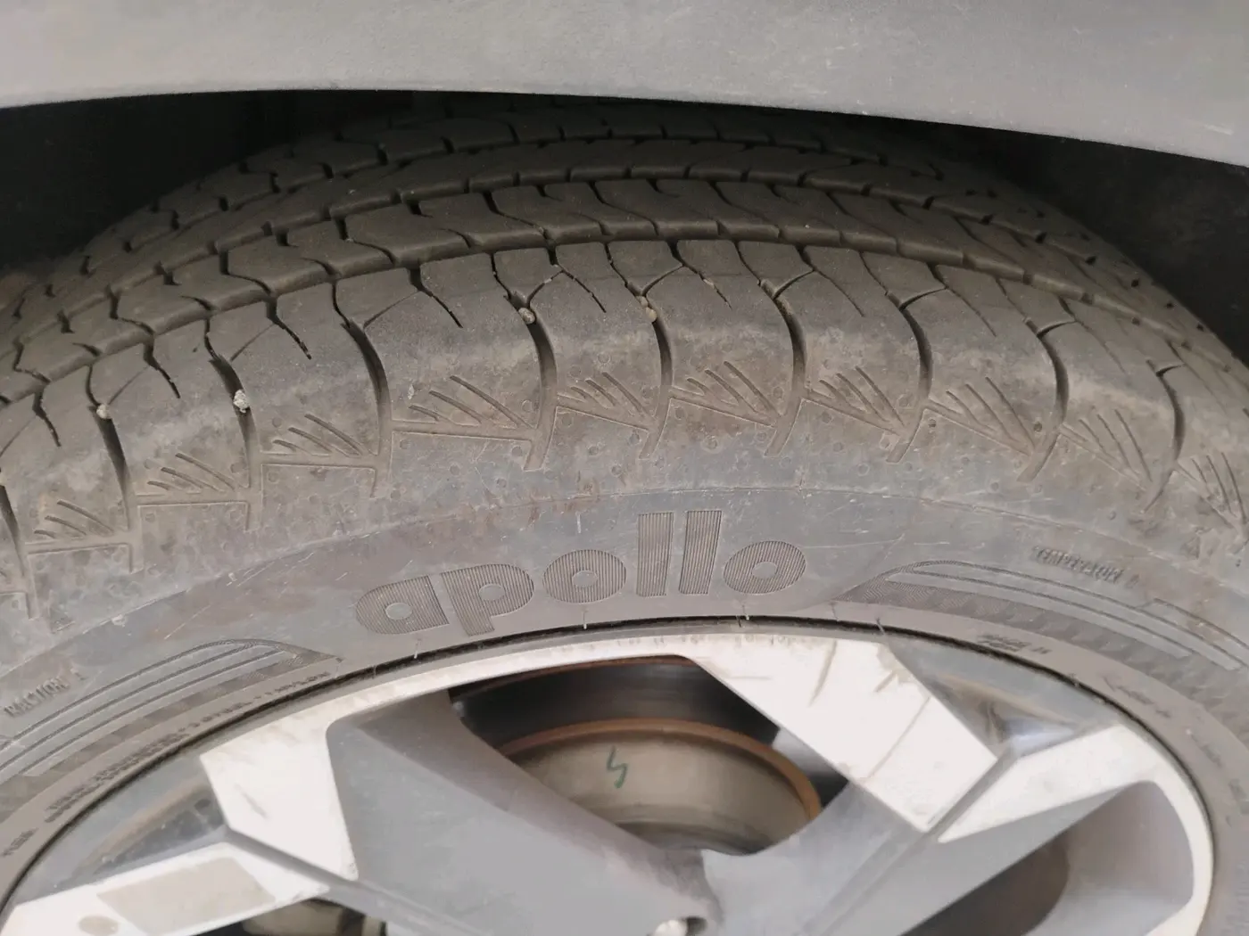 2022 Hyundai ALCAZAR 1.5 SIGNATURE (O) AT 7STR, Diesel, Automatic, 1,09,891 km, tyre