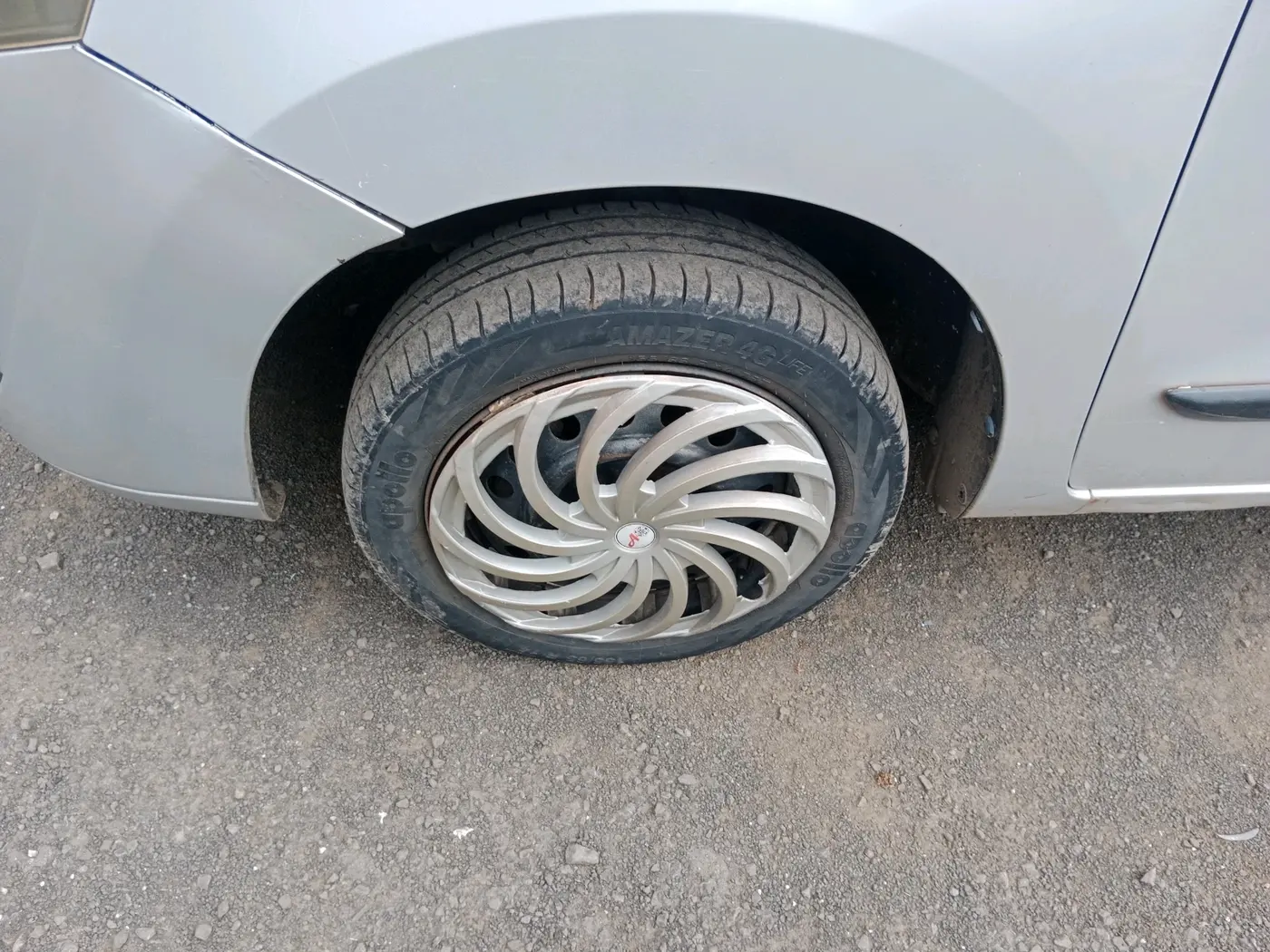2011 Maruti Wagon R 1.0 VXI, Petrol, Manual, 1,66,802 km, tyre