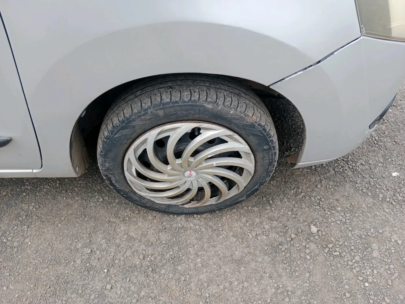 2011 Maruti Wagon R 1.0 VXI, Petrol, Manual, 1,66,802 km, tyre