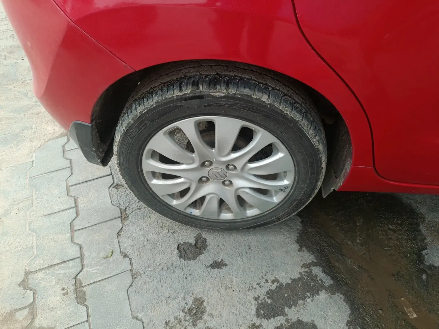 2015 Maruti Baleno ALPHA DIESEL 1.3, Diesel, Manual, 86,049 km, tyre