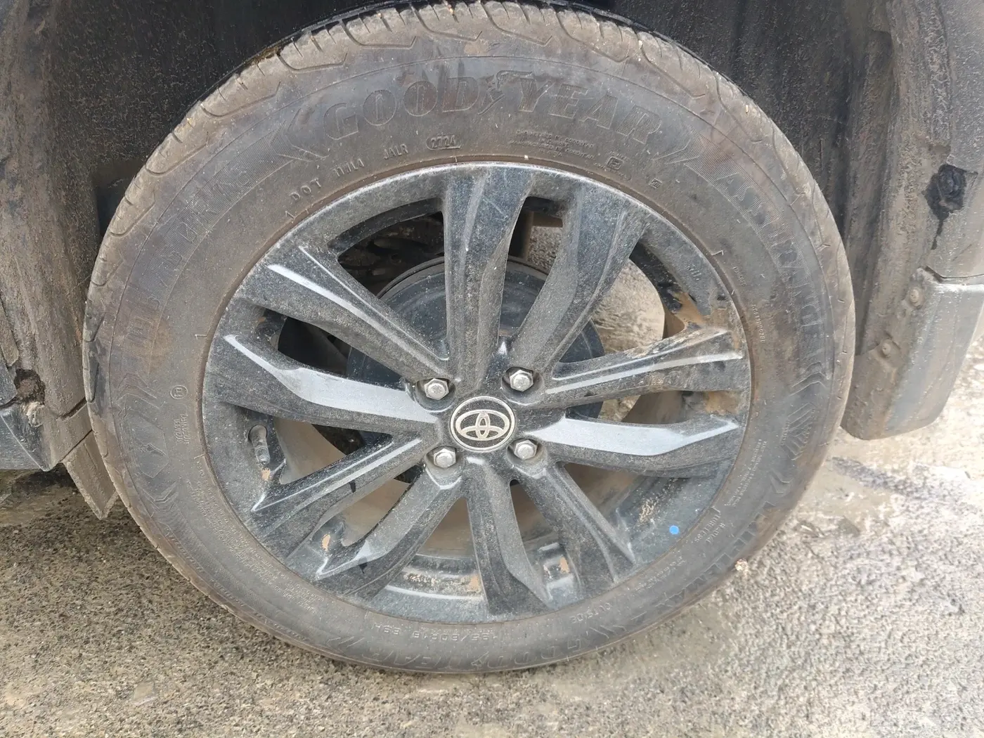 2024 Toyota Urban Cruiser Taisor S Plus 1.2 Petrol AMT, Petrol, Automatic, 13,982 km, tyre