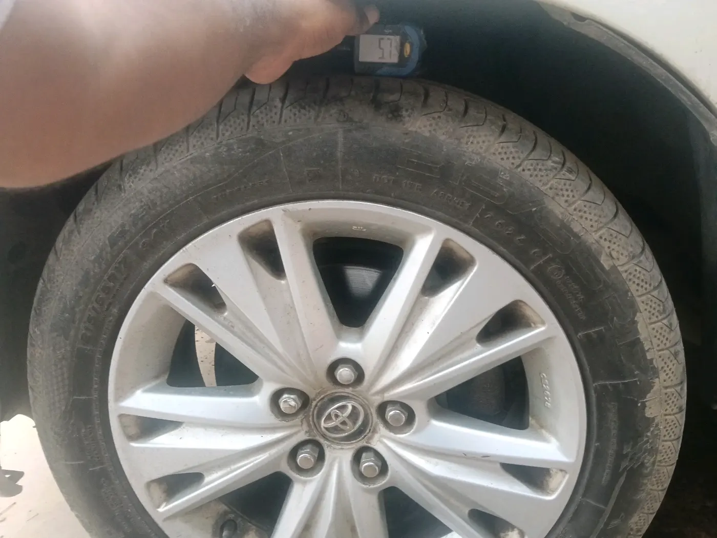 2018 Toyota Innova Crysta 2.8 ZX AT 7 STR, Diesel, Automatic, 1,13,924 km, tyre