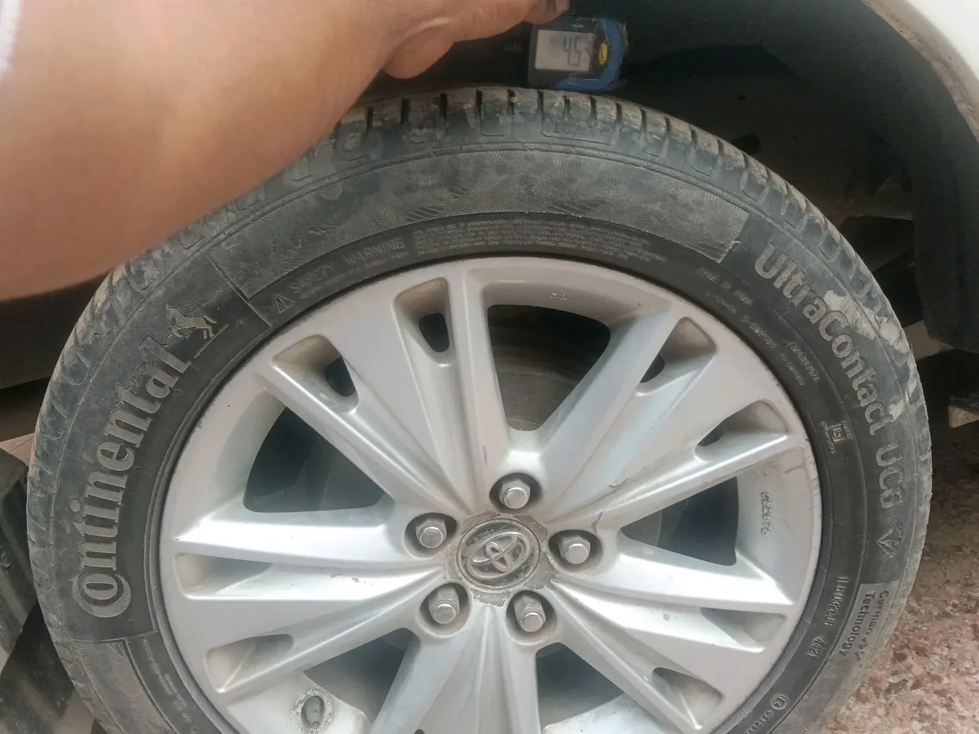 2018 Toyota Innova Crysta 2.8 ZX AT 7 STR, Diesel, Automatic, 1,13,924 km, tyre