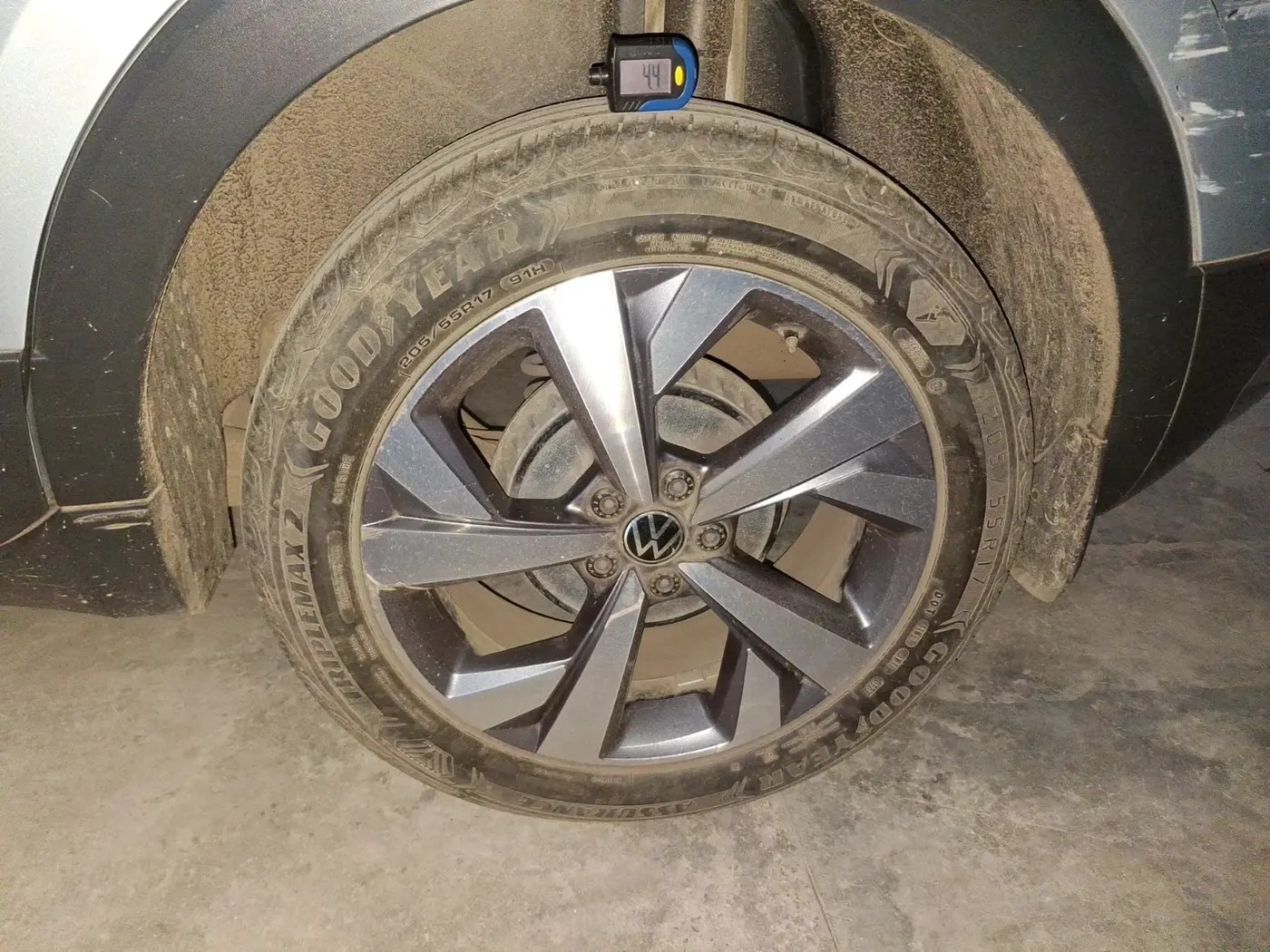 2023 Volkswagen TAIGUN TOPLINE 1.0 TSI MT, Petrol, Manual, 35,525 km, tyre