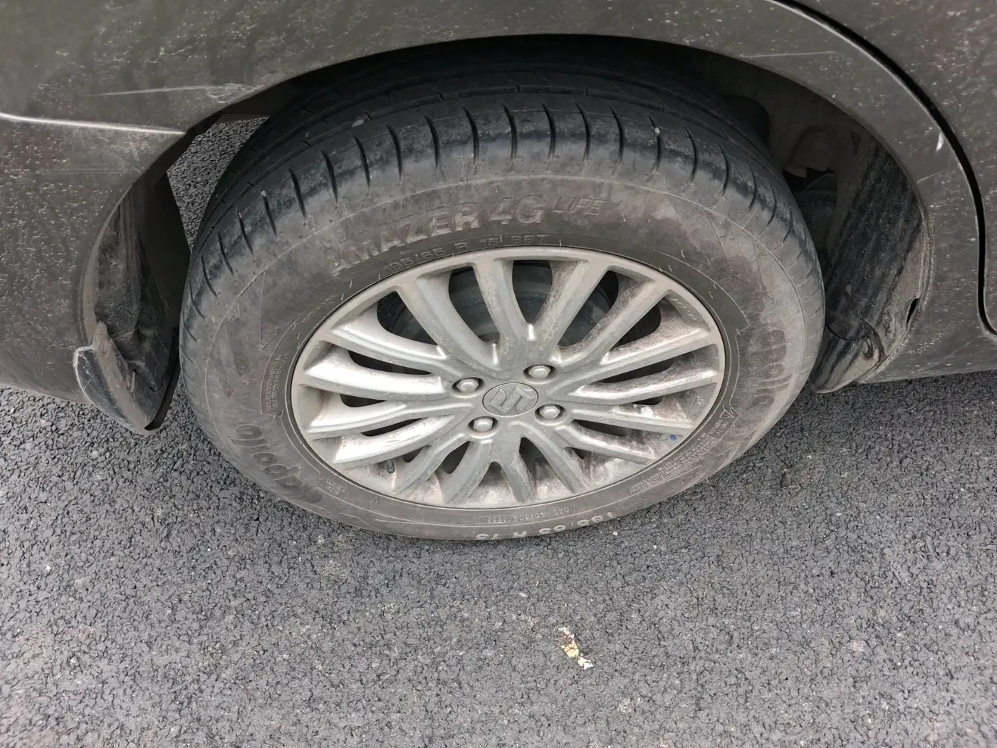 2021 Maruti Dzire ZXI, Petrol, Manual, 77,450 km, tyre