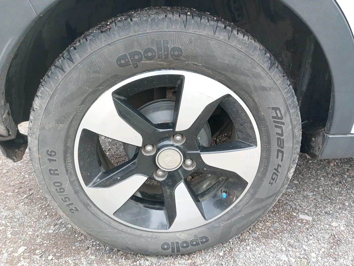 2019 Tata NEXON XZ PLUS PETROL, Petrol, Manual, 1,01,739 km, tyre