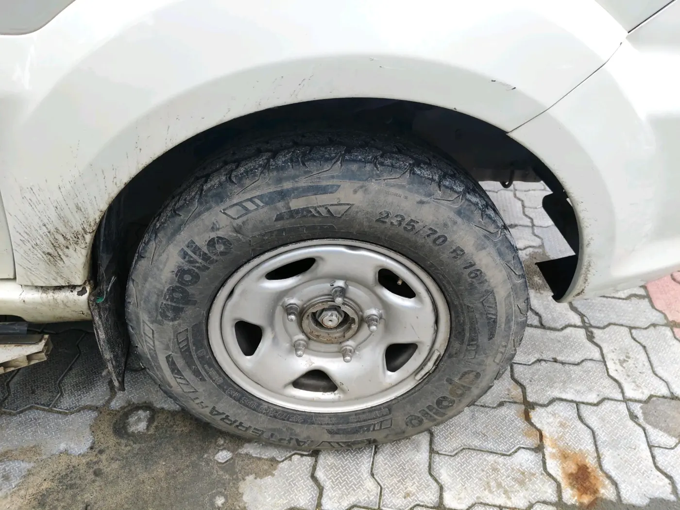2017 Tata Safari Storme 2.2 EX 4X2, Diesel, Manual, 79,152 km, tyre