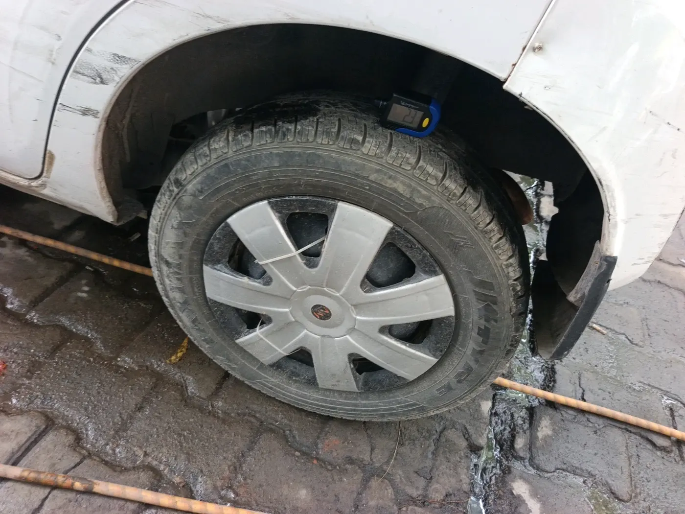 2017 Datsun Redi Go T (O), Petrol, Manual, 1,06,794 km, tyre