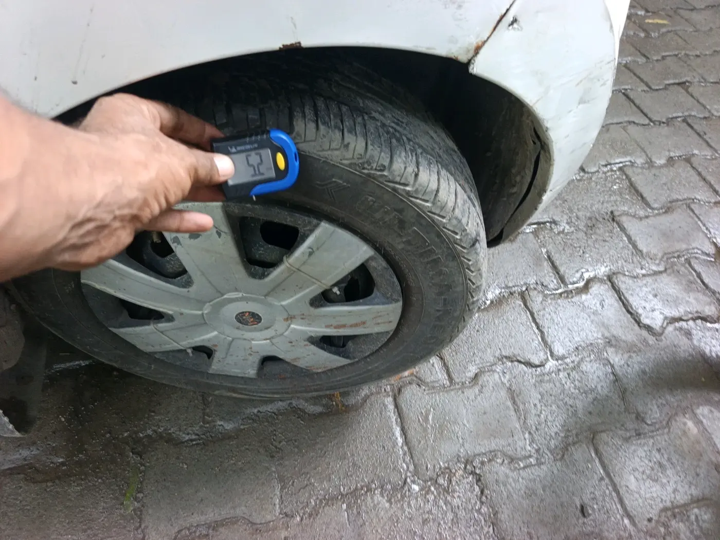 2017 Datsun Redi Go T (O), Petrol, Manual, 1,06,794 km, tyre