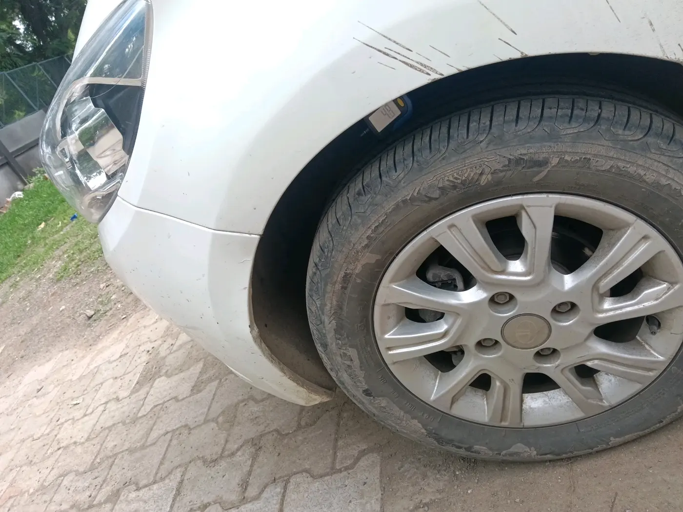 2017 Tata Tiago XZA PETROL, Petrol, Automatic, 46,845 km, tyre