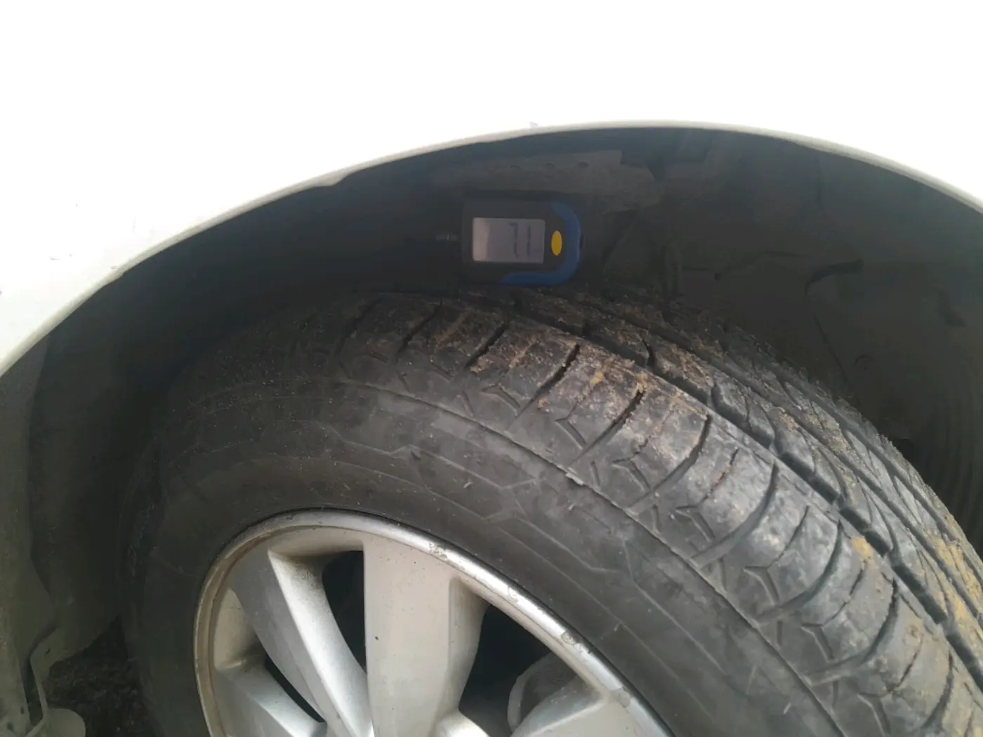 2013 Hyundai i20 SPORTZ 1.4 CRDI, Diesel, Manual, 1,96,581 km, tyre