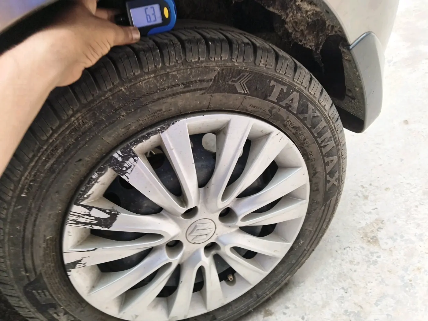 2019 Maruti Baleno DELTA PETROL 1.2, CNG, Manual, 2,50,872 km, tyre