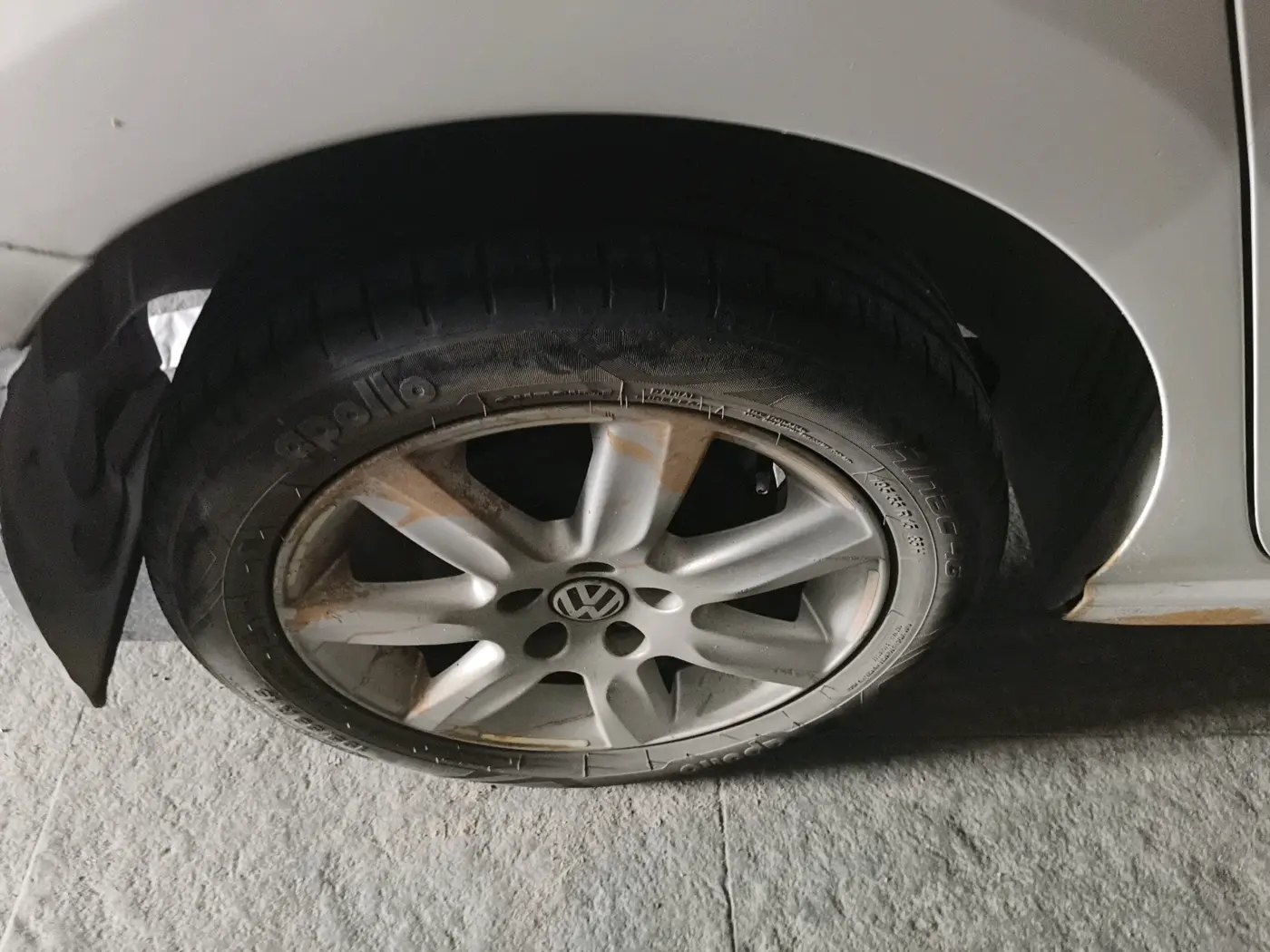2011 Volkswagen Vento COMFORTLINE 1.6, Petrol, Manual, 50,028 km, tyre