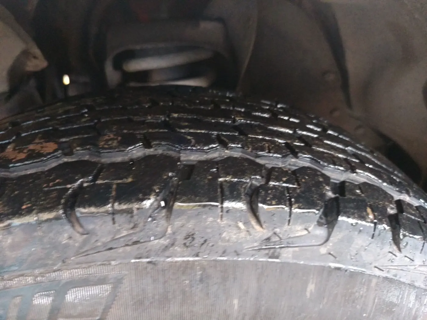 2015 Mahindra TUV300 T6 PLUS, Diesel, Manual, 42,995 km, tyre