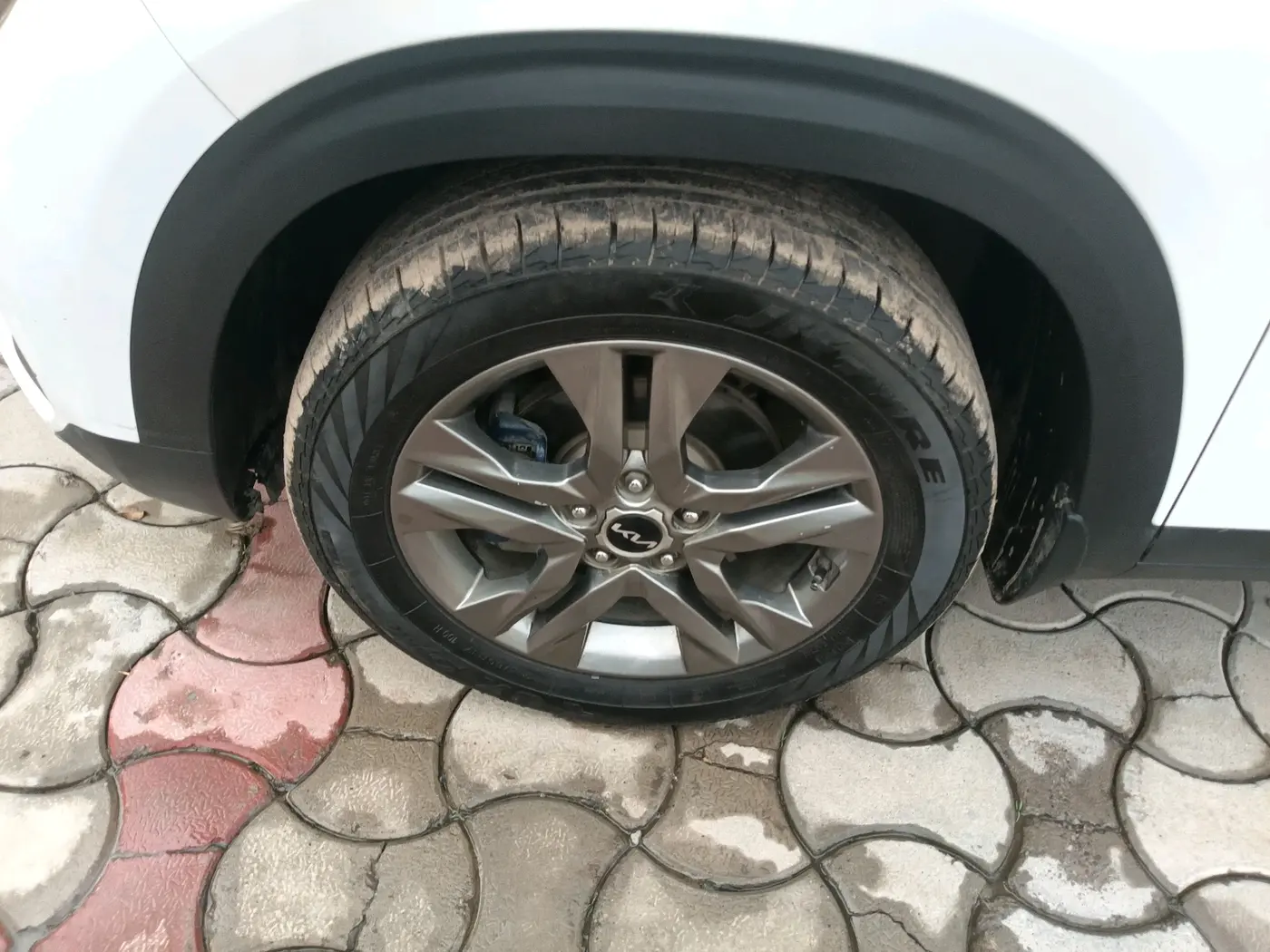 2022 KIA SELTOS HTX PETROL 1.5, Petrol, Manual, 61,983 km, tyre
