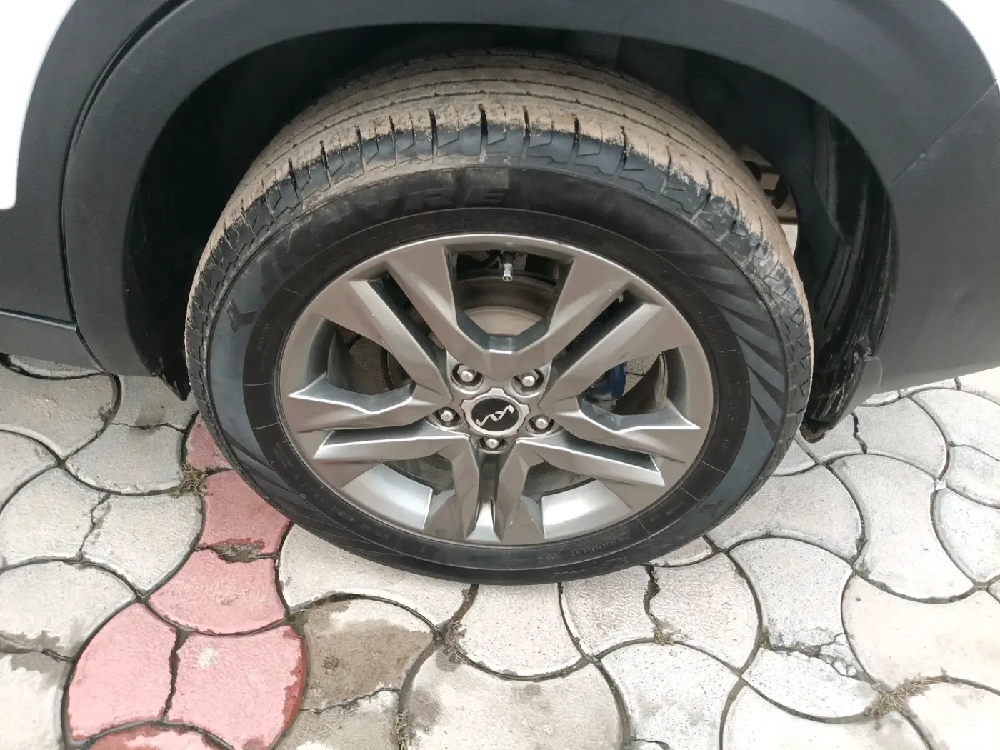 2022 KIA SELTOS HTX PETROL 1.5, Petrol, Manual, 61,983 km, tyre