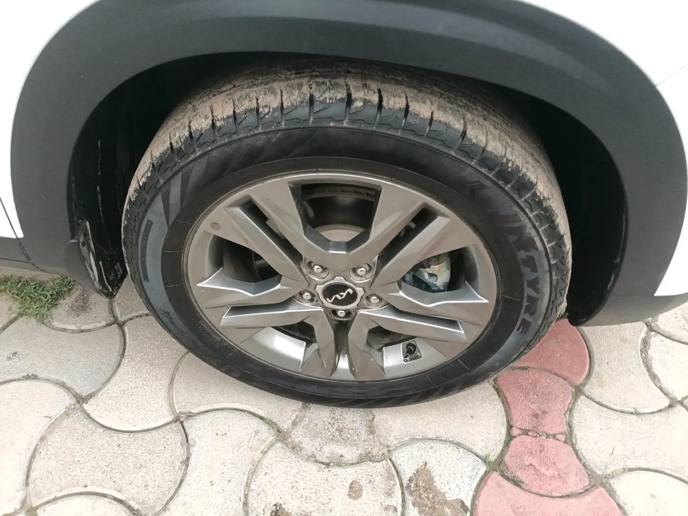 2022 KIA SELTOS HTX PETROL 1.5, Petrol, Manual, 61,983 km, tyre