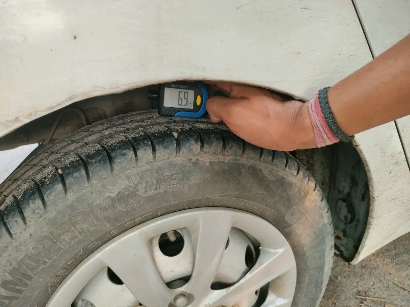 2018 Hyundai Eon ERA +, Petrol, Manual, 1,23,234 km, tyre