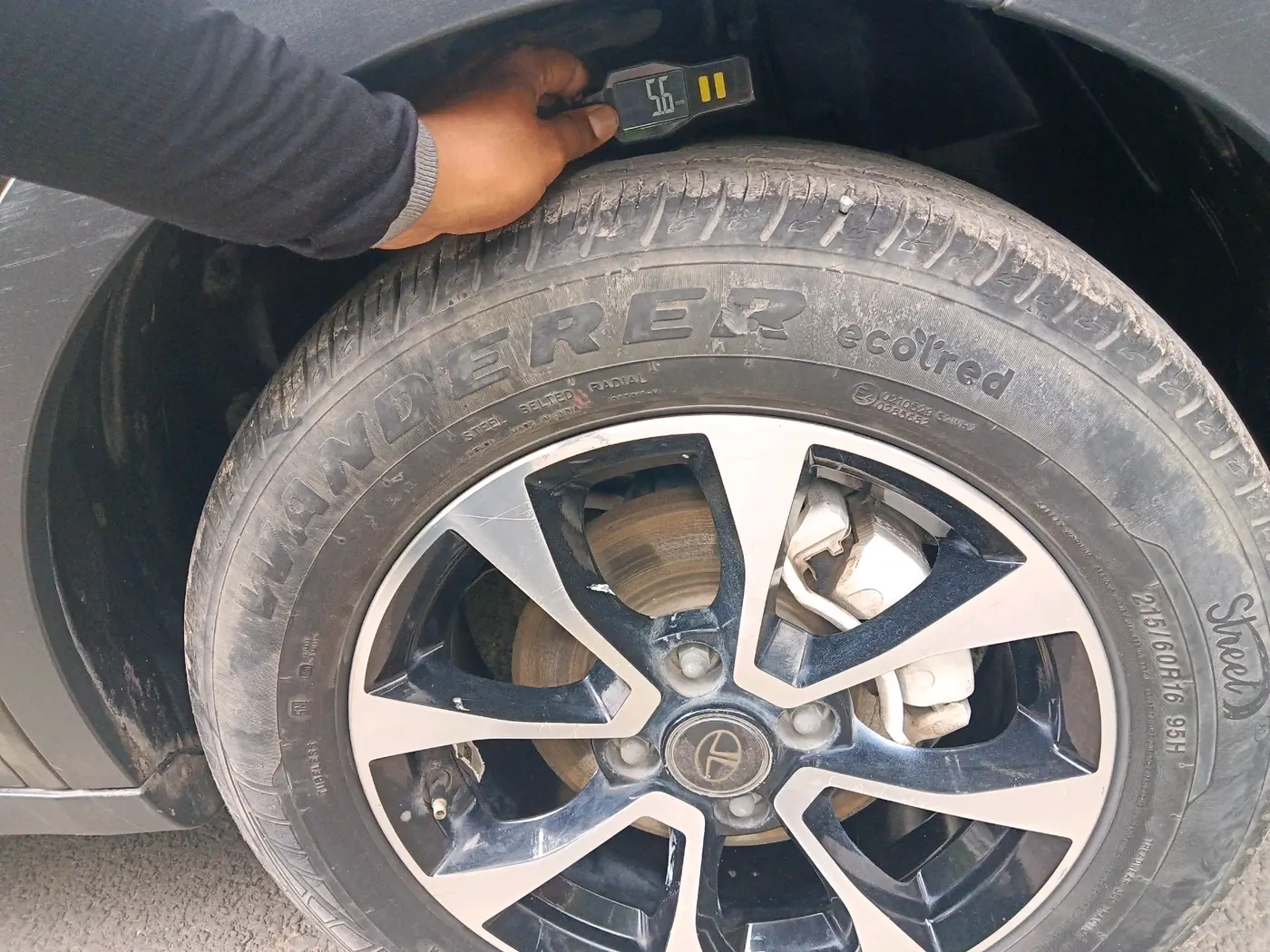 2020 Tata NEXON XZA PLUS SUNROOF PETROL, Petrol, Automatic, 54,421 km, tyre