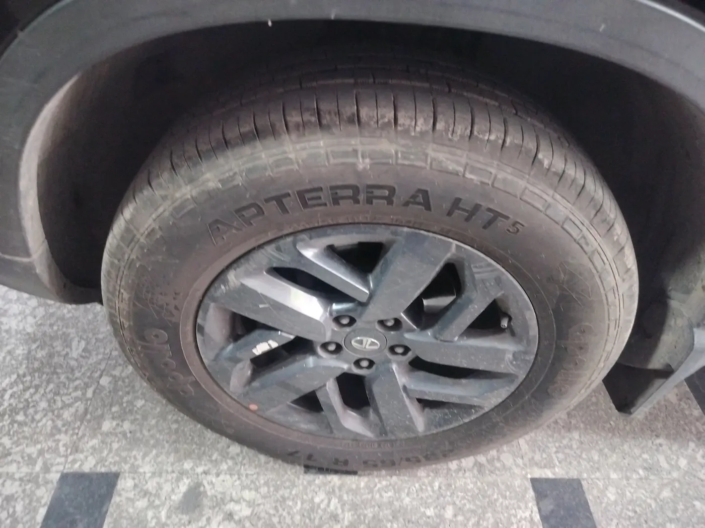 2021 Tata Harrier XZ PLUS 2.0L, Diesel, Manual, 88,507 km, tyre