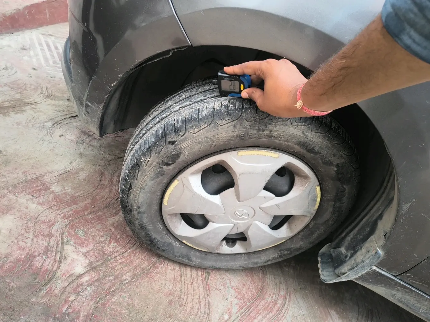 2018 Tata Tiago XT PETROL, Petrol, Manual, 55,252 km, tyre