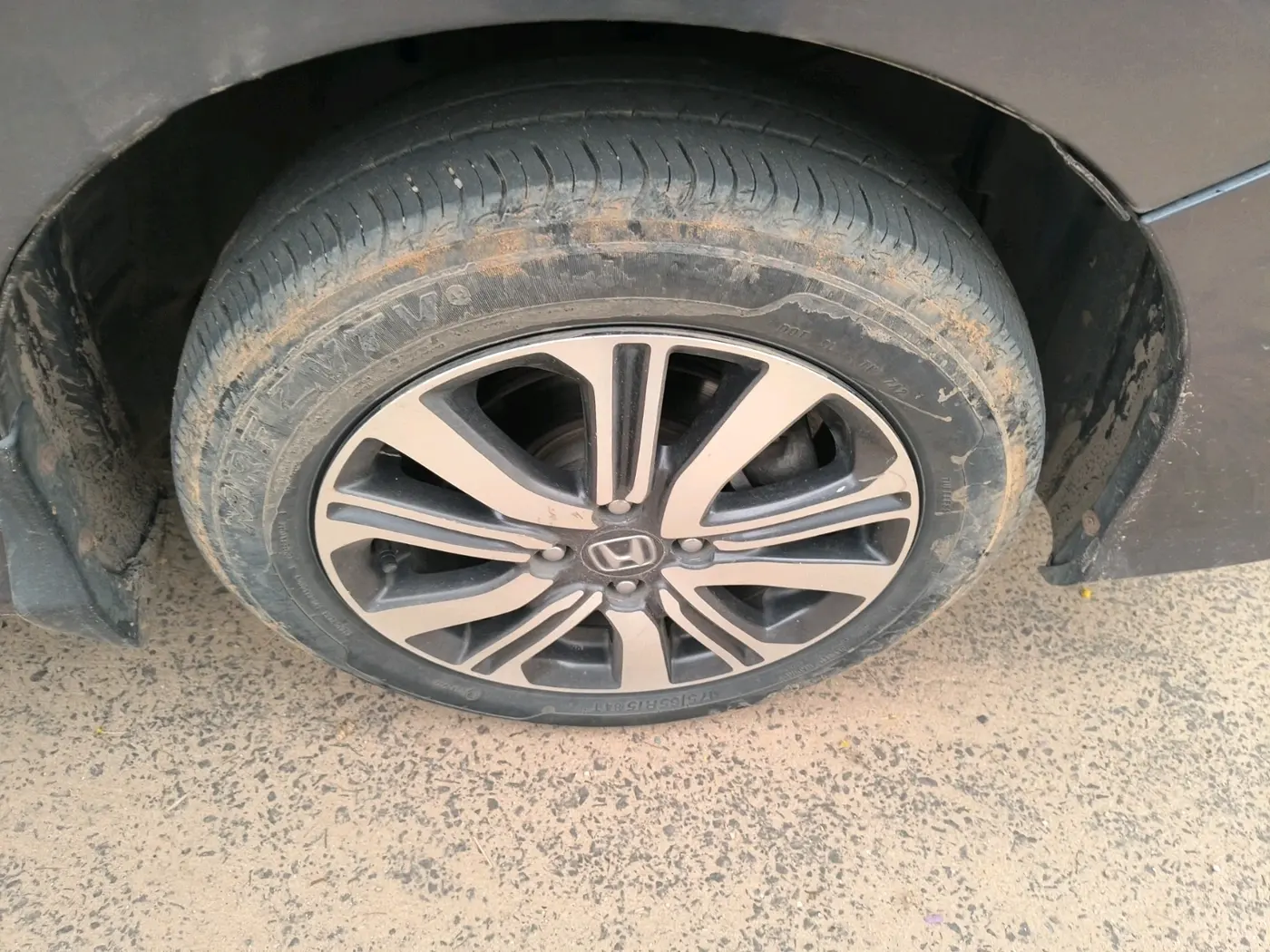 2019 Honda City 1.5L I-VTEC V MT, Petrol, Manual, 95,000 km, tyre