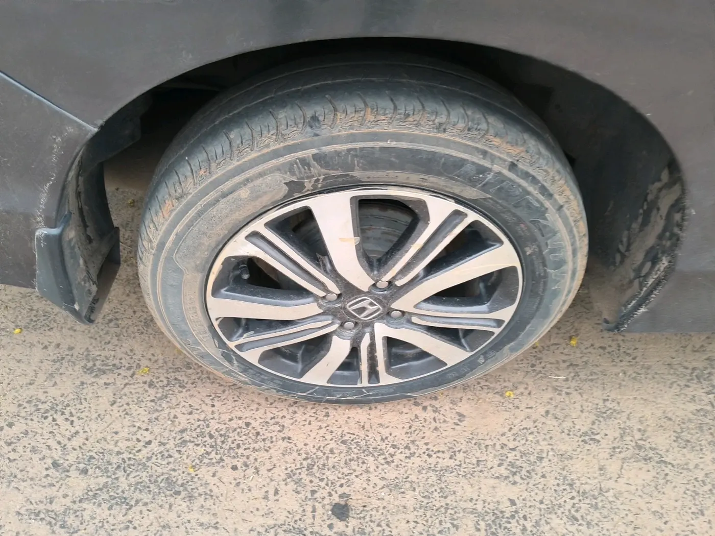 2019 Honda City 1.5L I-VTEC V MT, Petrol, Manual, 95,000 km, tyre