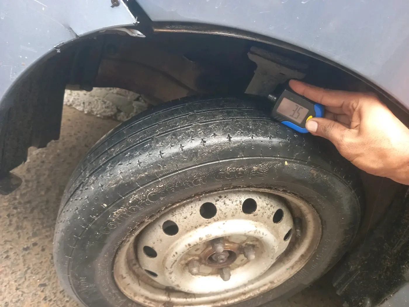 2012 Maruti Wagon R 1.0 LXI, Petrol, Manual, 6,88,459 km, tyre