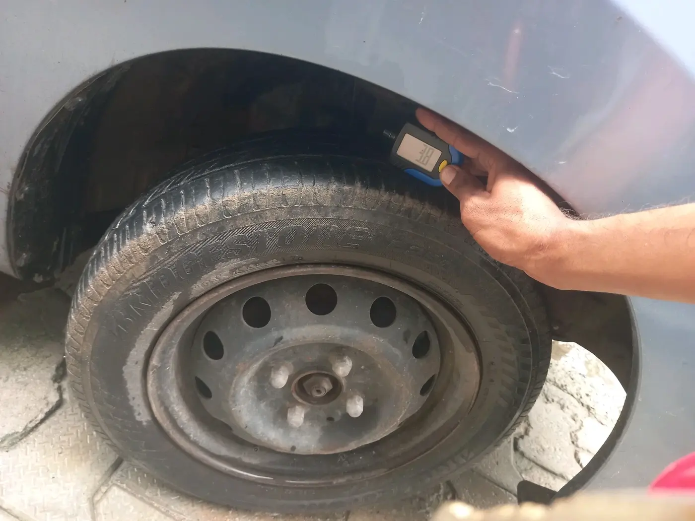 2012 Maruti Wagon R 1.0 LXI, Petrol, Manual, 6,88,459 km, tyre