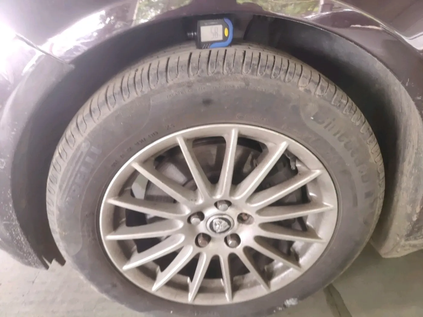 2013 Jaguar XF 2.2 DIESEL, Diesel, Automatic, 94,077 km, tyre
