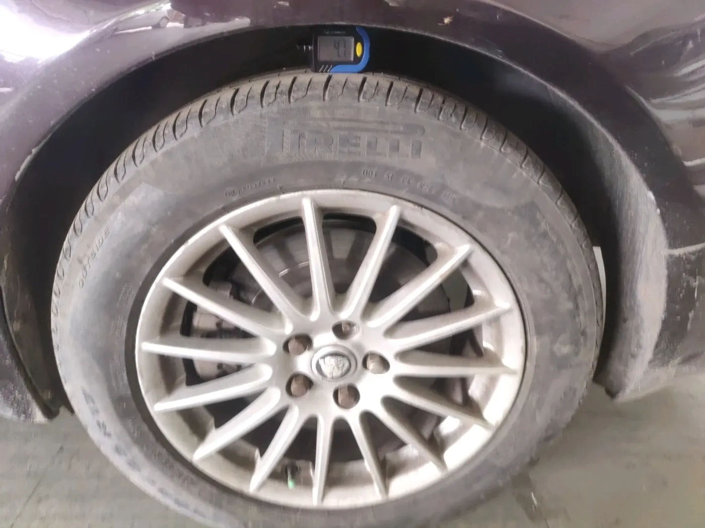 2013 Jaguar XF 2.2 DIESEL, Diesel, Automatic, 94,077 km, tyre