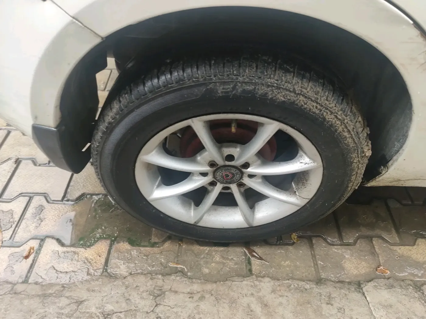 2014 Maruti Swift Dzire VDI, Diesel, Manual, 1,12,912 km, tyre