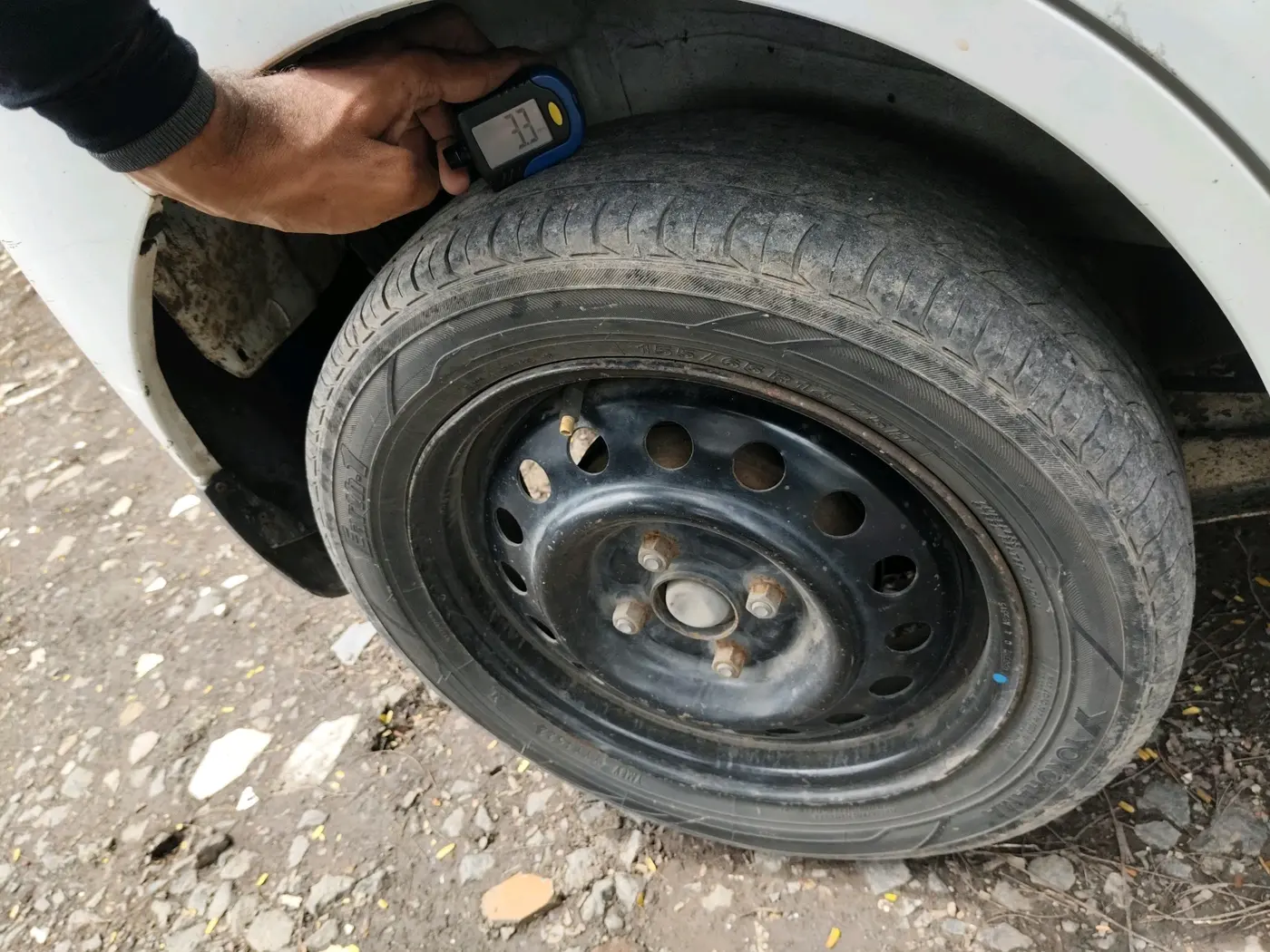 2012 Maruti Wagon R 1.0 VXI, Petrol, Manual, 1,35,896 km, tyre