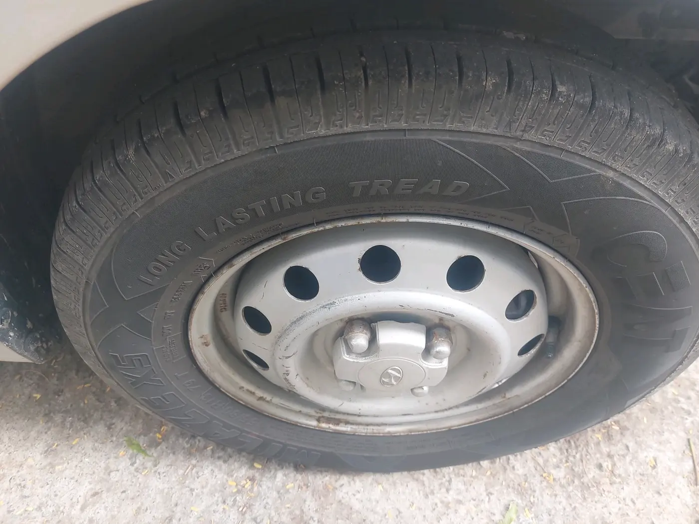 2012 Hyundai i10 ERA 1.1, CNG, Manual, 92,014 km, tyre