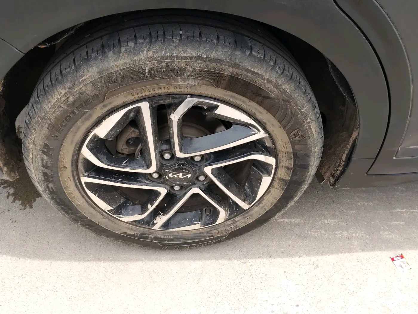 2024 KIA CARENS X Line 1.5 Diesel AT 6 STR, Diesel, Automatic, 1,28,277 km, tyre