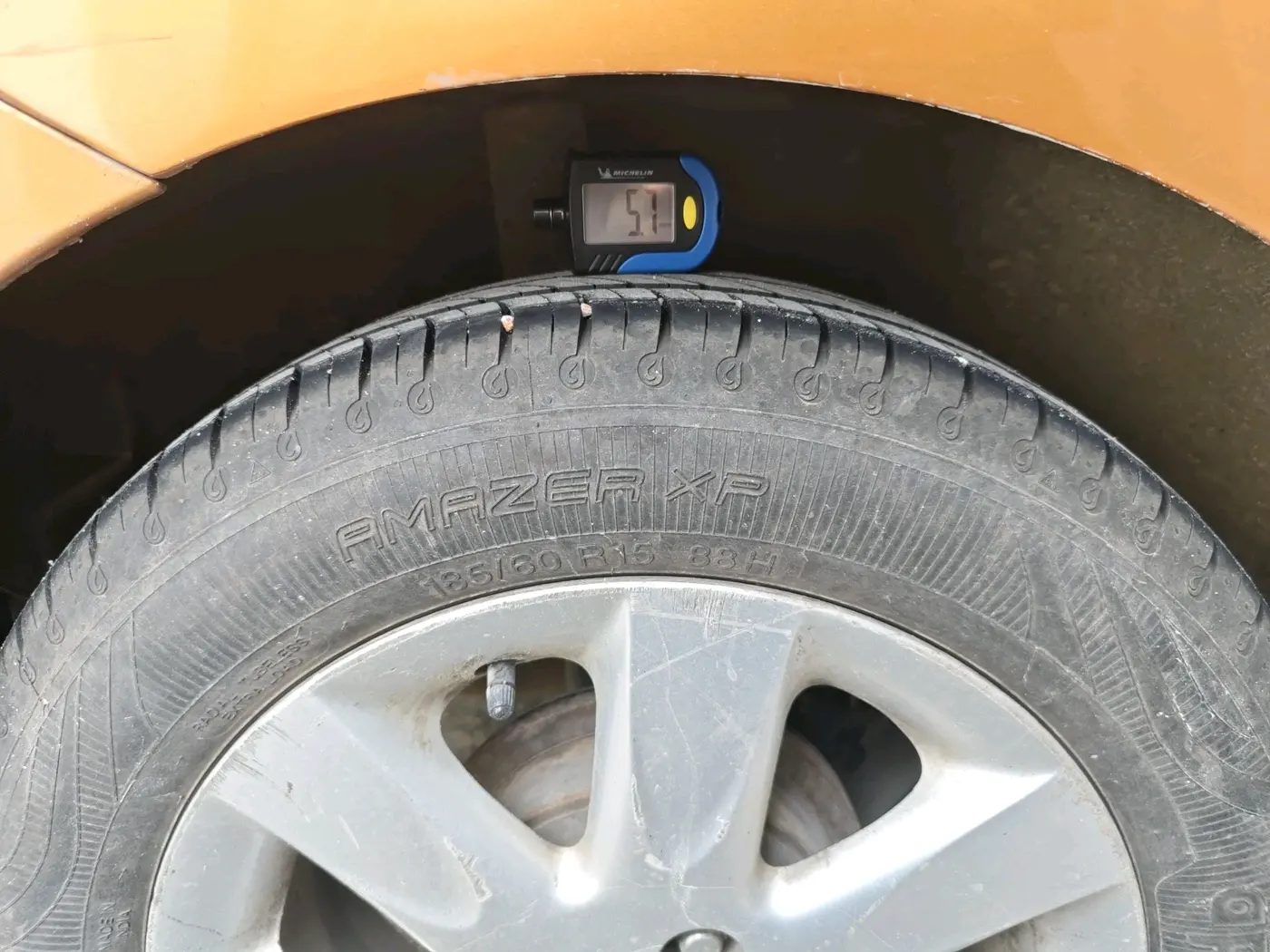 2012 Nissan Micra XV DIESEL, Diesel, Manual, 1,59,808 km, tyre