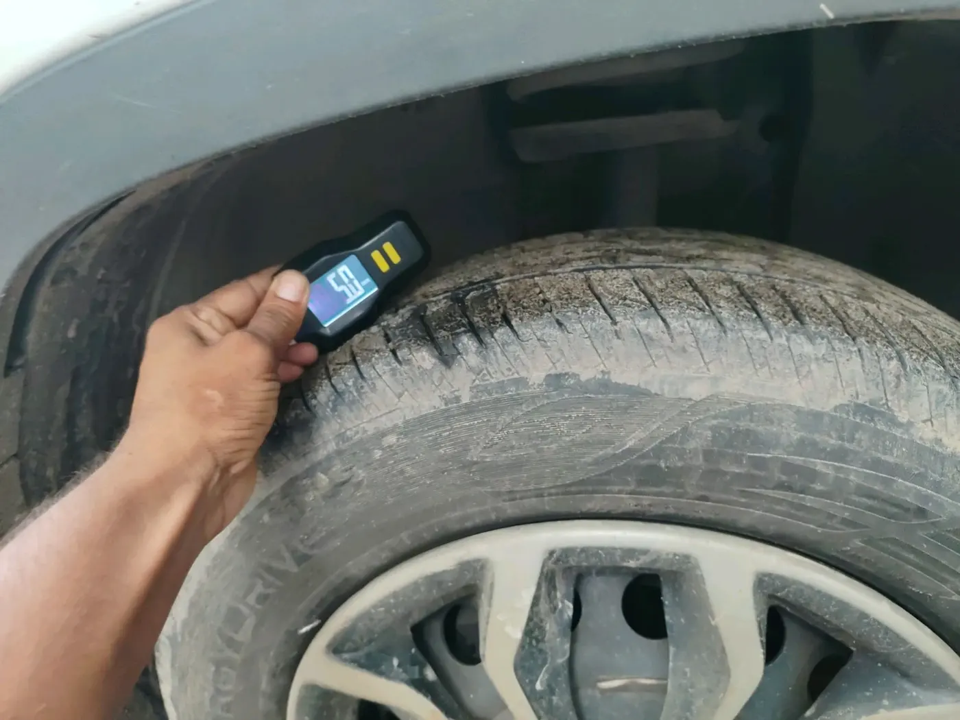 2023 Tata PUNCH PURE MT CNG, CNG, Manual, 27,145 km, tyre